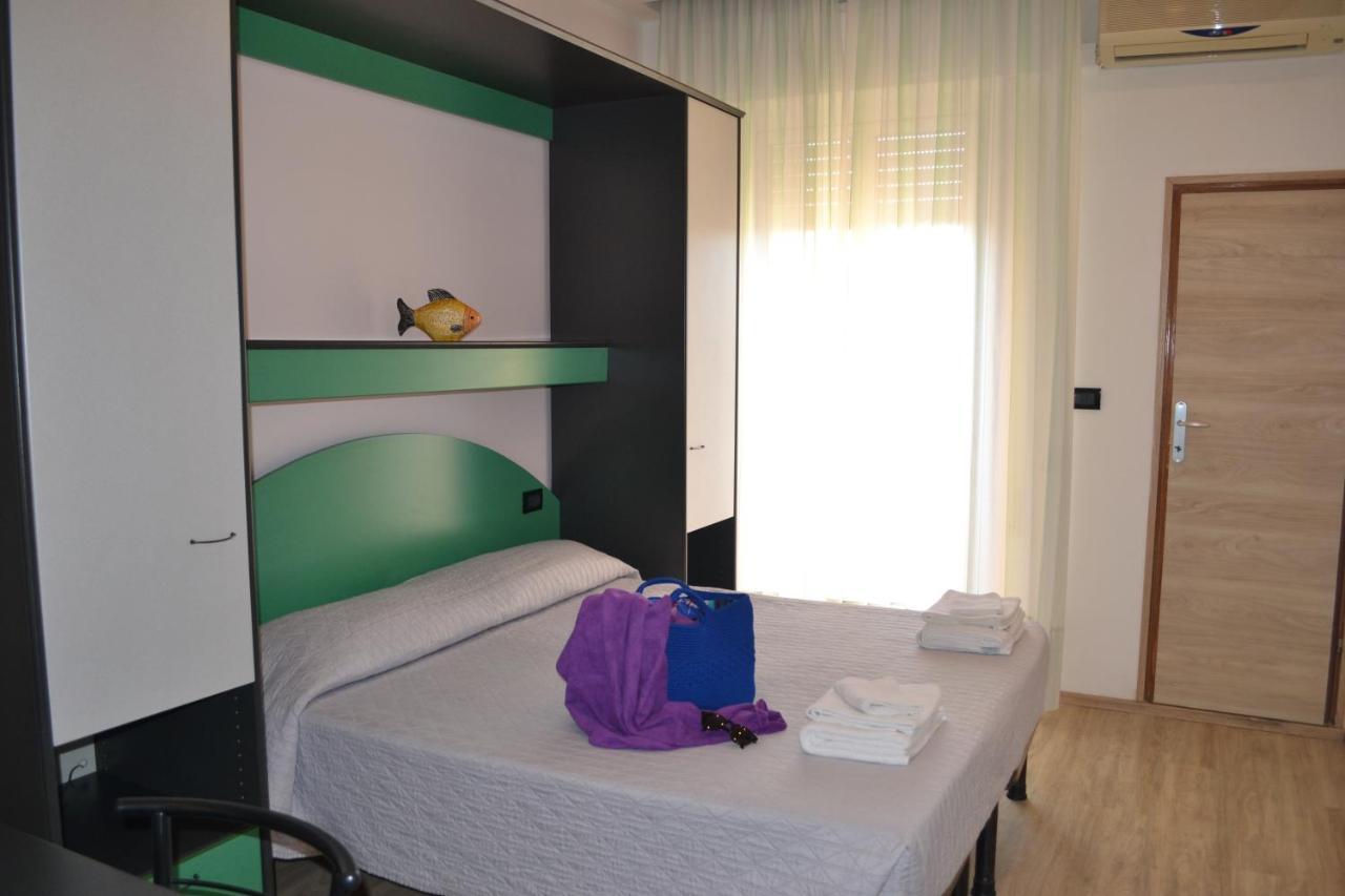 Hotel Tre Stelle Rimini Exterior photo