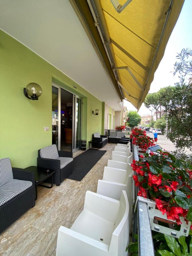 Hotel Tre Stelle Rimini Exterior photo
