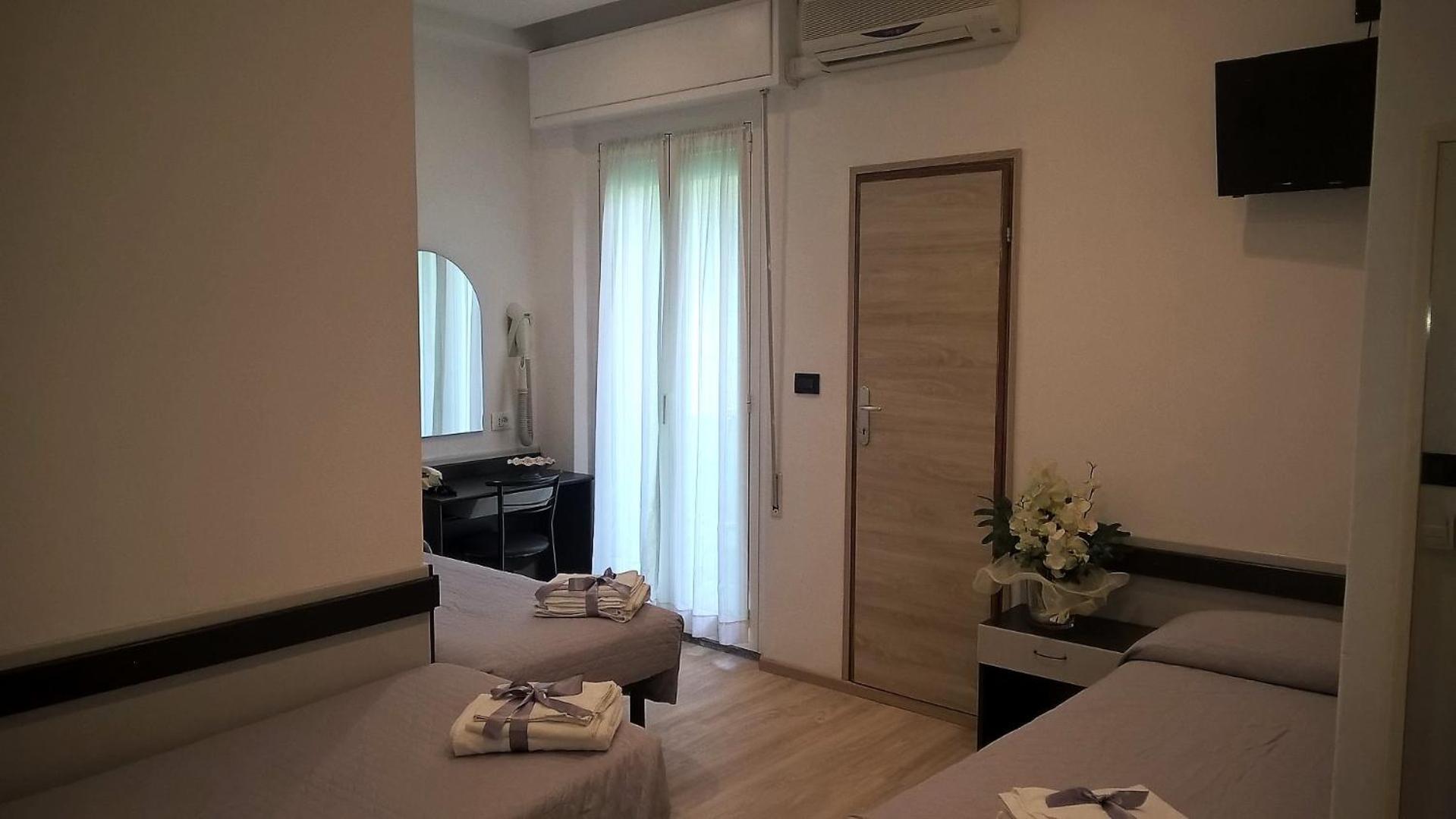 Hotel Tre Stelle Rimini Exterior photo