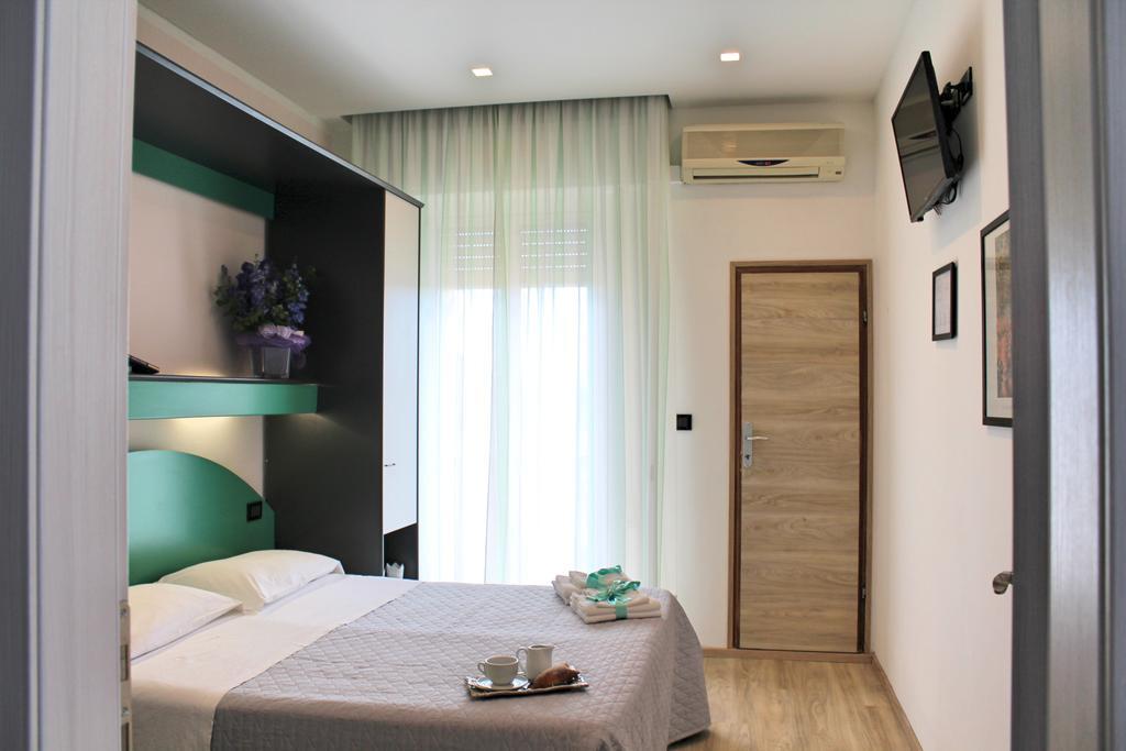 Hotel Tre Stelle Rimini Exterior photo
